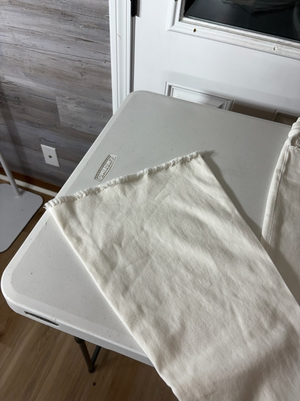 White Wide-Leg Jeans - Flare Fit 1997 - Picture 4 of 11